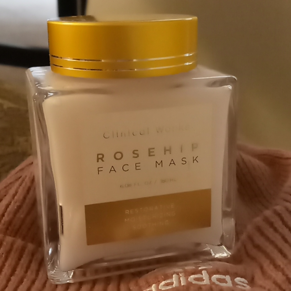 Clinical rosehip face mask